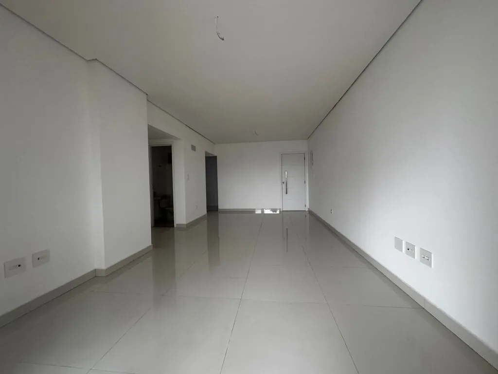 sala ampla com 2 ambientes